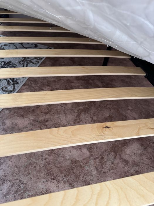 Продам 2-х спальнюю кровать