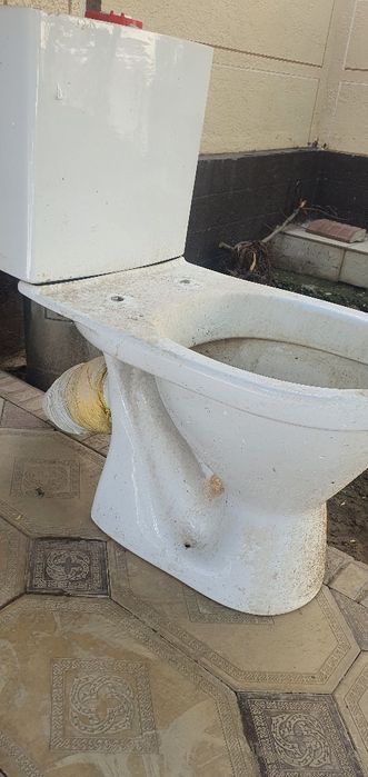 Унитаз продам срочно
