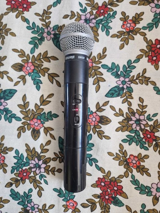 Безжичен микрофон Shure SM58
