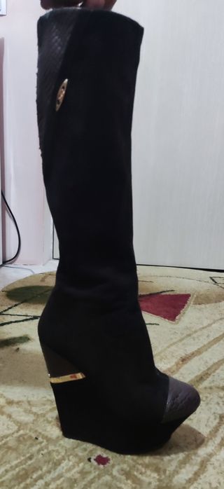 Продам Женские сапожки