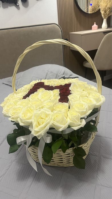 Продам цветы с буквой М! 51 шт