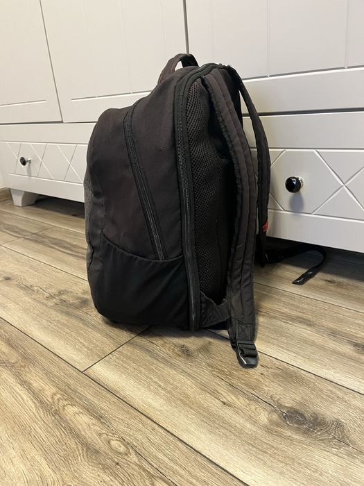 Ghiozdan/rucsac Ellehammer pentru laptop.