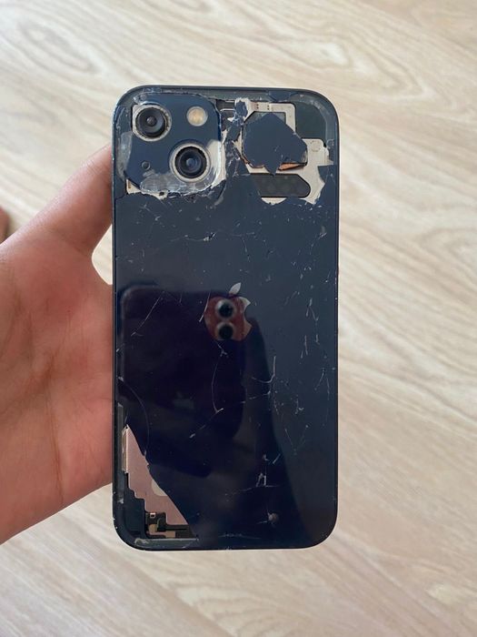 IPhone 13 новый.