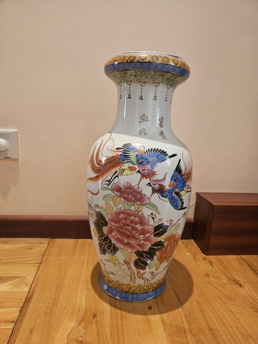 Китайская фарфоровая ваза 60см с изображением феникса и пионов