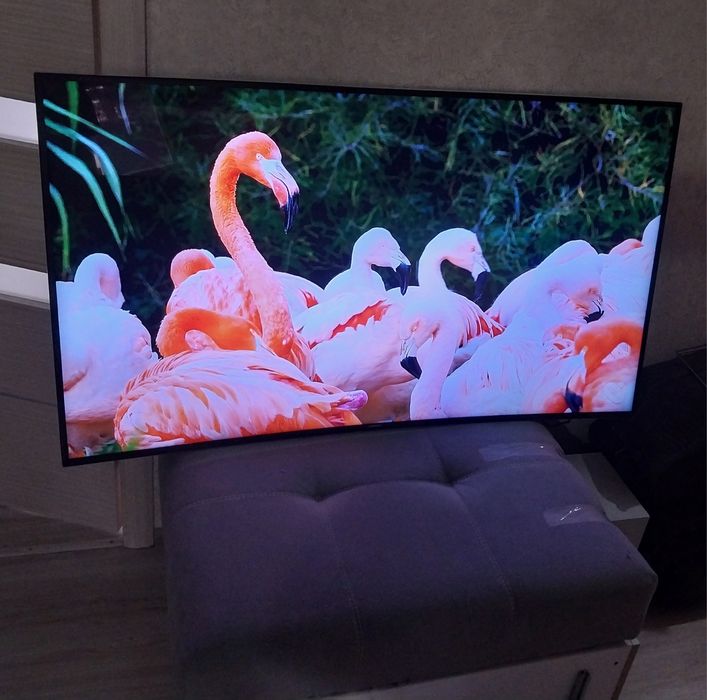 Большой смарт телевизор Samsung 122см.