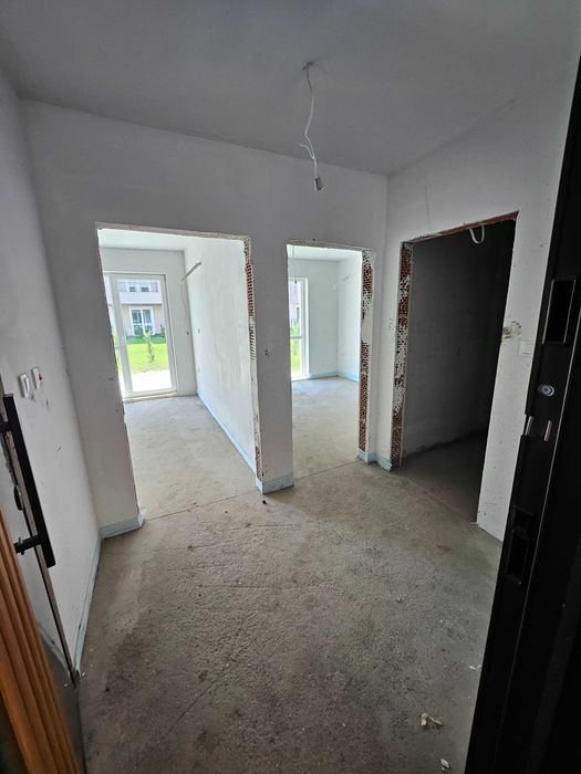 Просторен Апартамент с Двор в Спокоен Район - кв. Беломорски