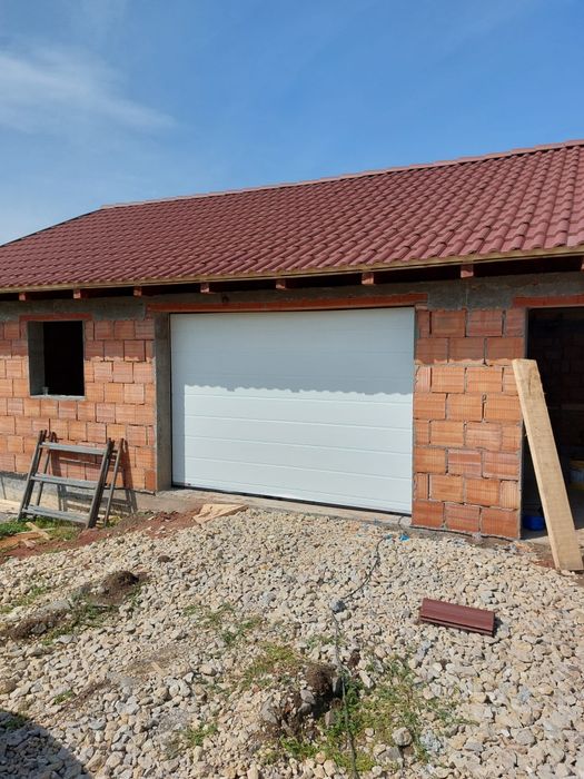 Usi de garaj secționale