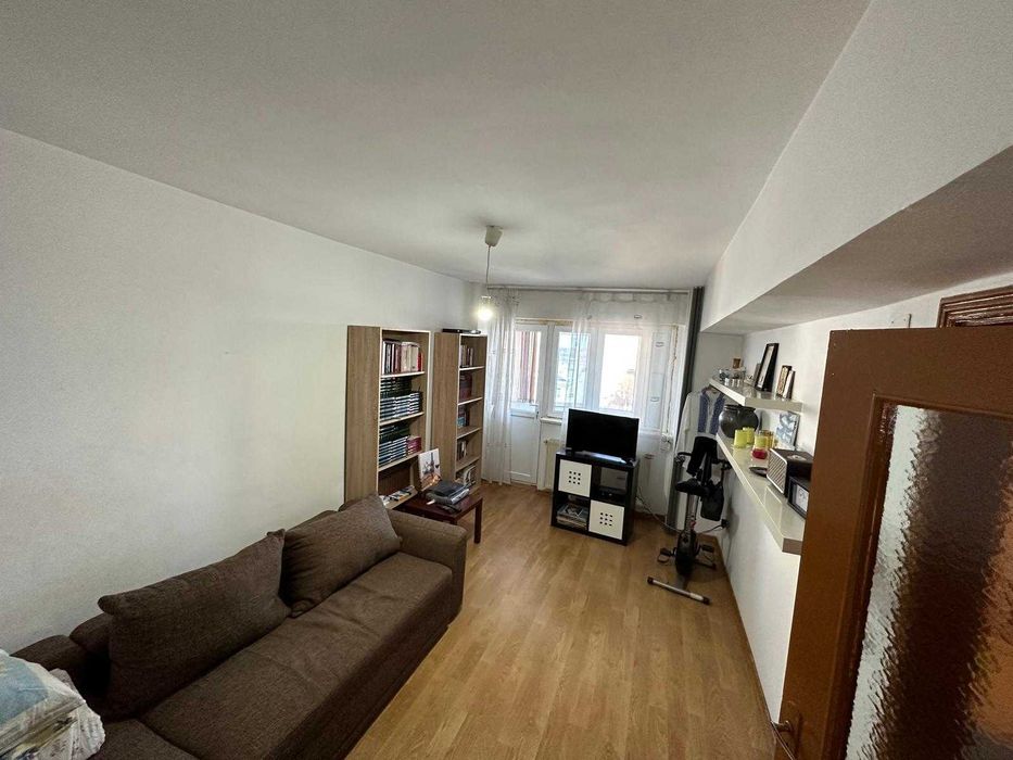 Apartament 4 camere la pret de 3 camere, cu vedere directa in Piata Unirii