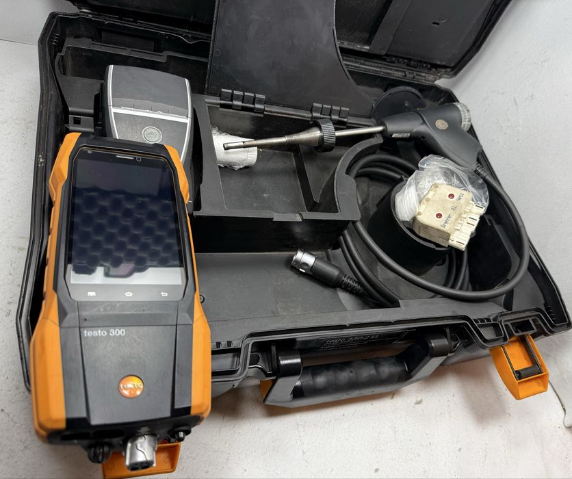 Analizor gaze de ardere cu senzori O2, CO si NO Testo 330-2 LL, sonda prelevare probe cu tija 180 mm, senzor temperatura integrat si furtun 1.5 m