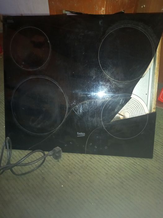 Продам плиту электрическую