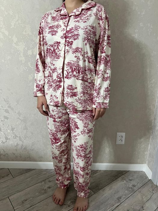 Продаю пижамки .