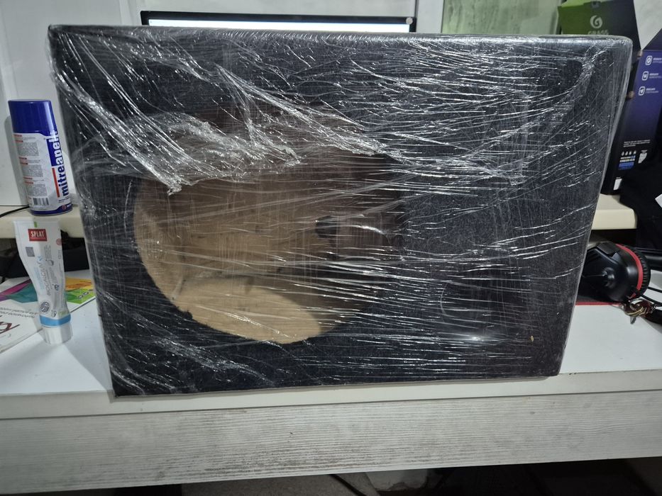 Продам короб под саб, под 12 динамик.