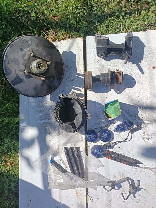 Vând piese Ford focus 1.8 tdci