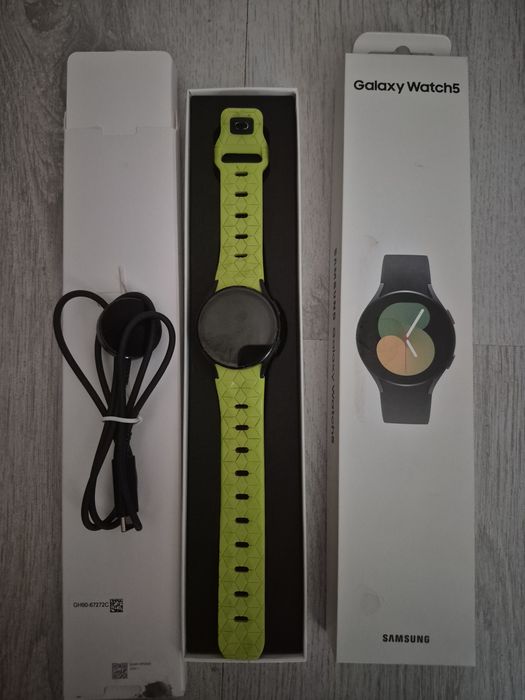 Смарт часовник Galaxy Watch5