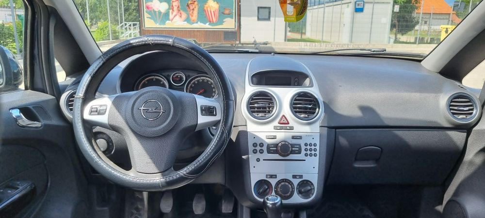 Opel Corsa 1.3 CDTI -2009-6 trepte-Clima