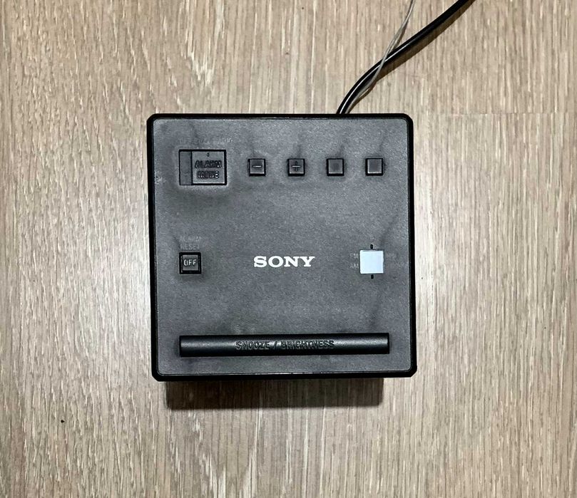 Радио-будильник Sony