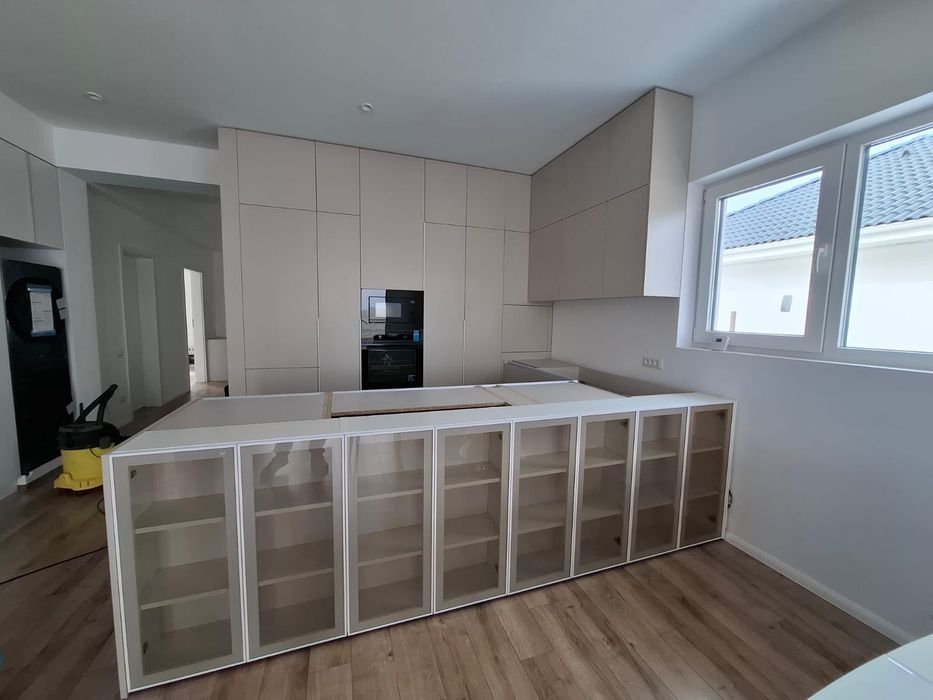 Mobilă la Comandă | Design 3D | Execuție și Montaj | 20+ Ani Experiență