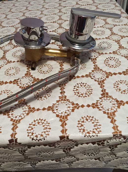 Смесителна батерия и разпределителен кран за вграждане