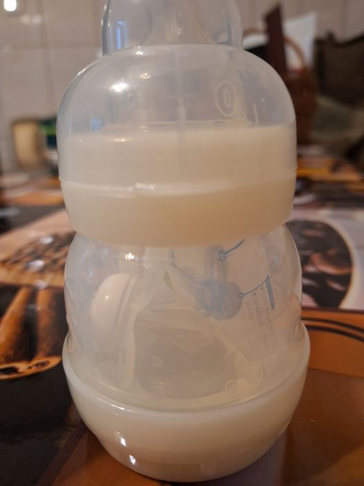 Vând biberon nou MAM si suzete