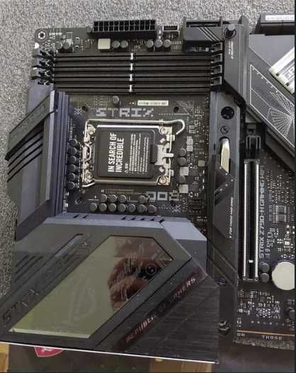 Asus ROG StriX Z790-H Gaming Wi-Fi DDR5