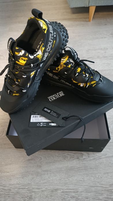 Vând/schimb Adidași Versace
