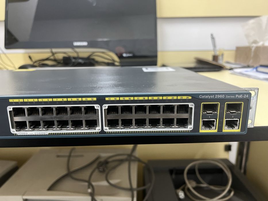 CISCO Catalyst 2960 PoE-24