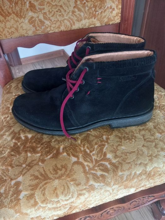 Ghete otter , piele naturală