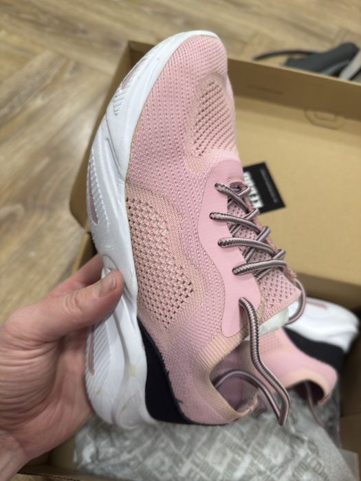 Кроссовки на девочку