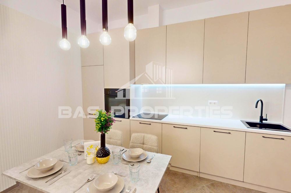 Продава се Тристаен апартамент в София, Център - 90 кв.м за 2805 €/кв.м - Снимка #4