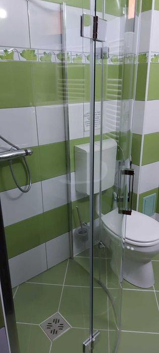Cabina dus Beloya, 90/90 cm, moderna, ambalata, cu ridicare personala.