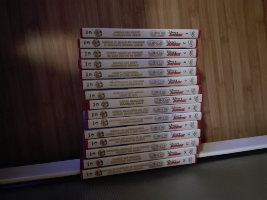 Clubul lui Mikey Mouse cărți și dvd -uri.