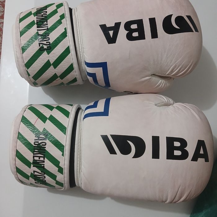 Продаю перчатки хорошие