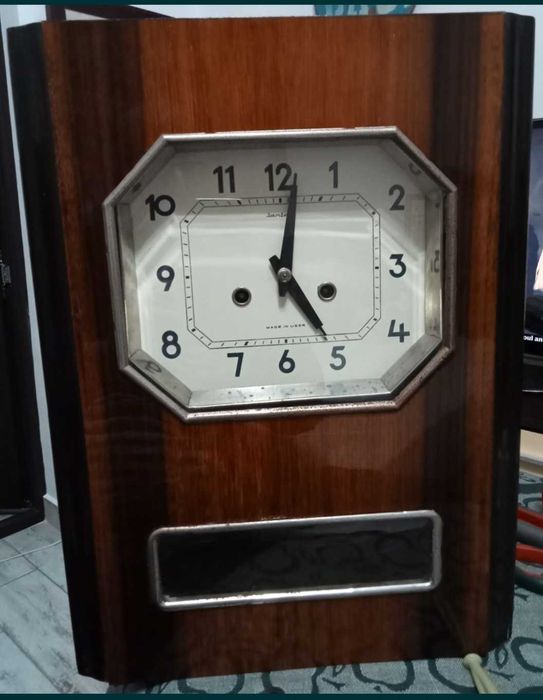 Ceas mecanic vechi Rusesc, Iantar, pendul si cheie(coplet )de colectie