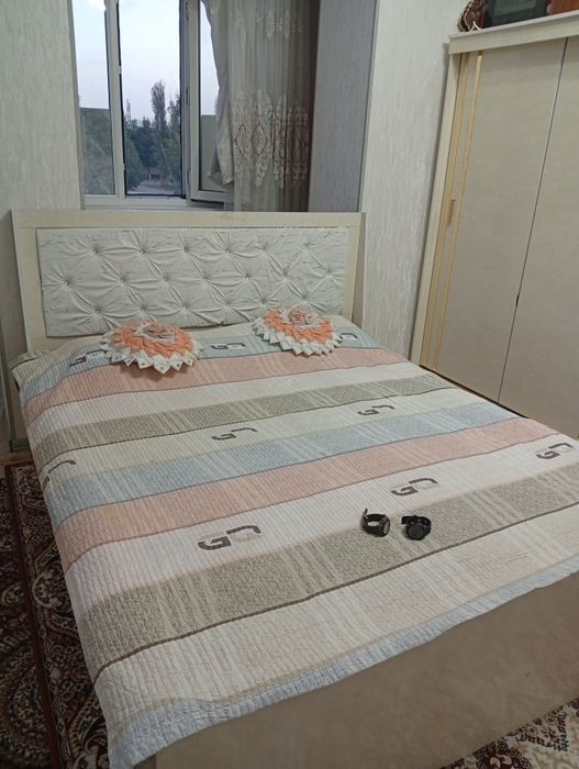 Divan sotiladi spalni hali yangi