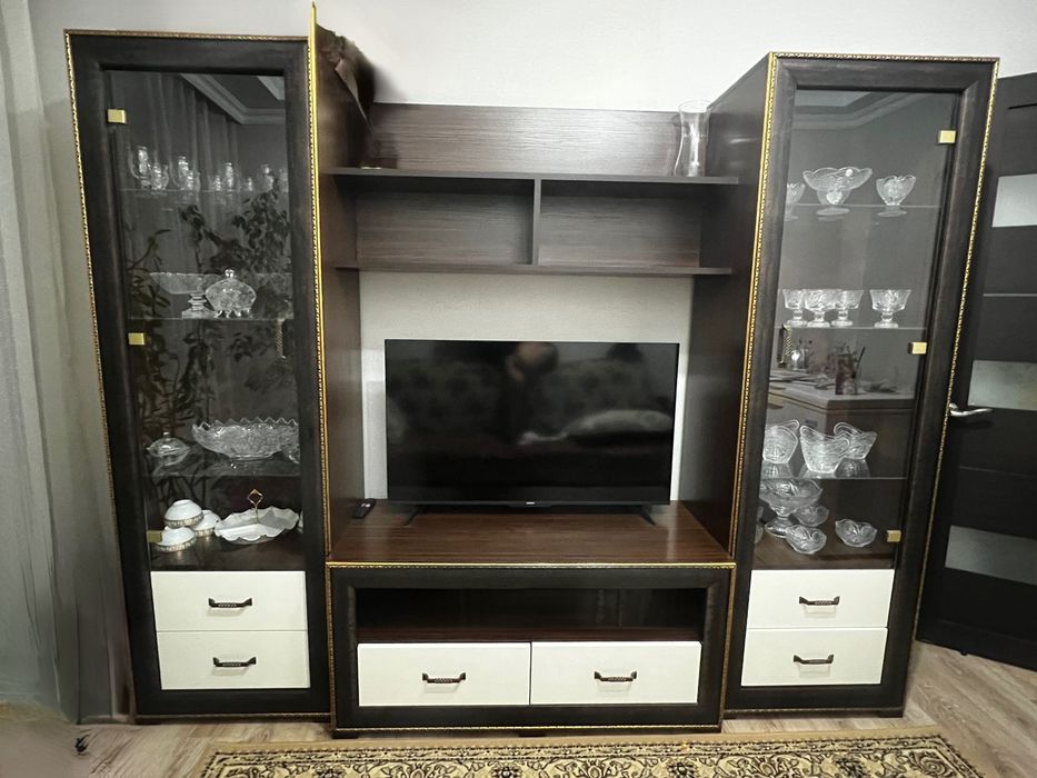 Продается стенка Embawood