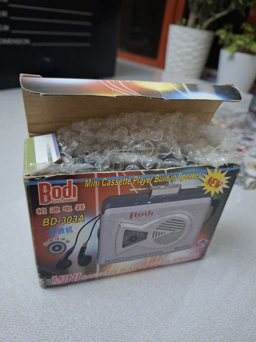Ретро  Мини-кассетный плеер Bodh Electronics BD-302A.
