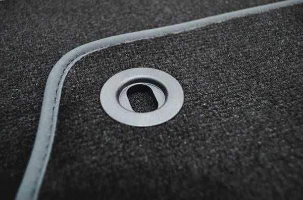 Гумени и мокетни стелки за всички марки и модели автомобили