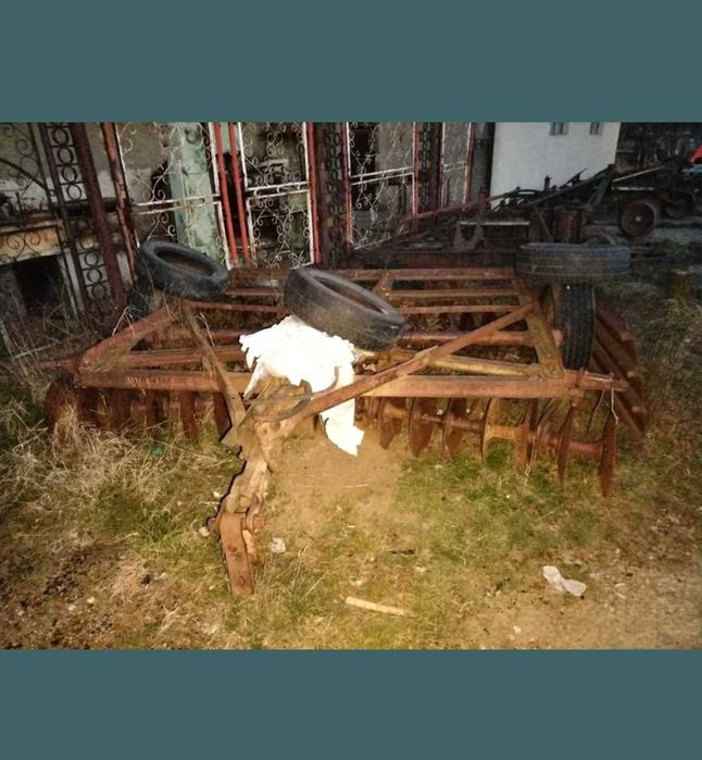 Vând 3 discuri gd 3.2 cu cadru din cornier gros model mai vechi