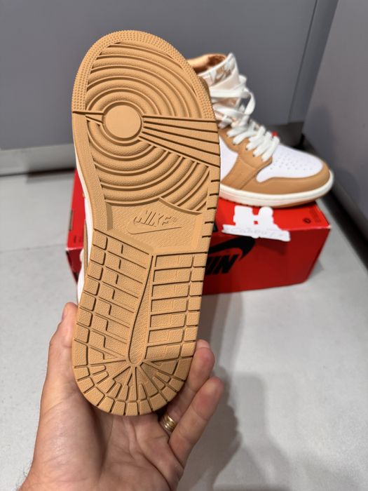 Air Jordan 1 Retro High OG Praline