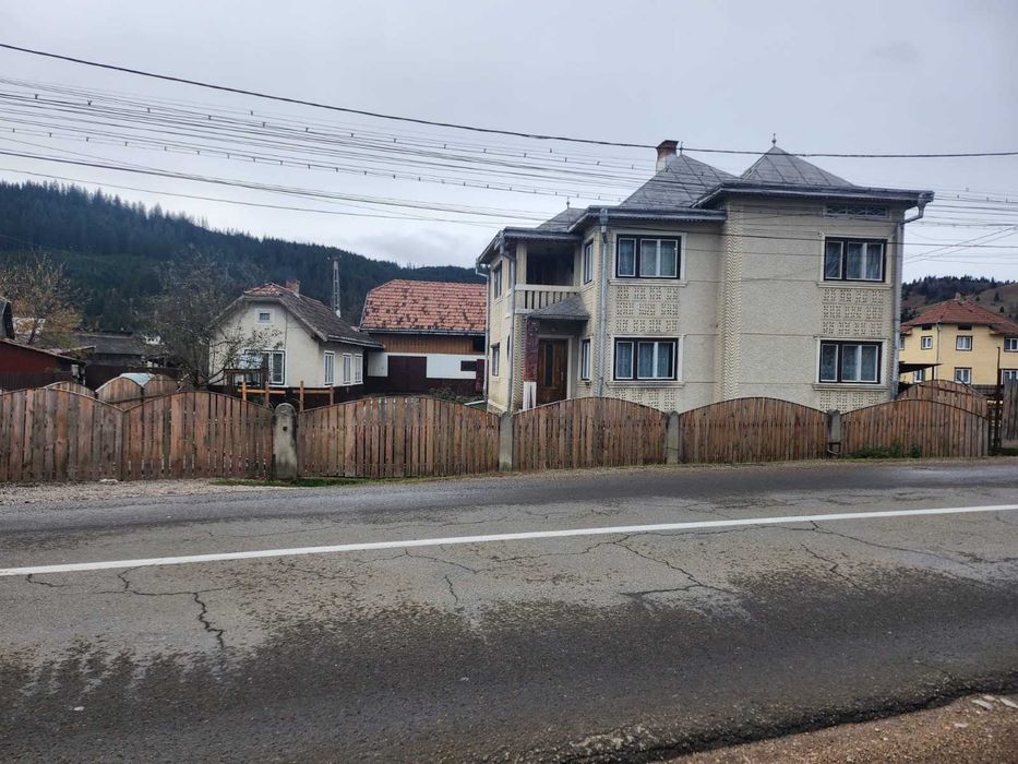 Gospodărie Cu Utilități Multiple – Locuință și Posibilitate de Afacere