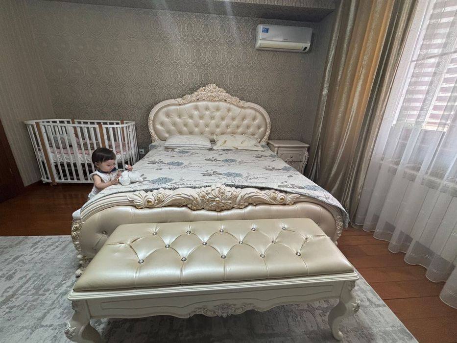 Спальная кровать