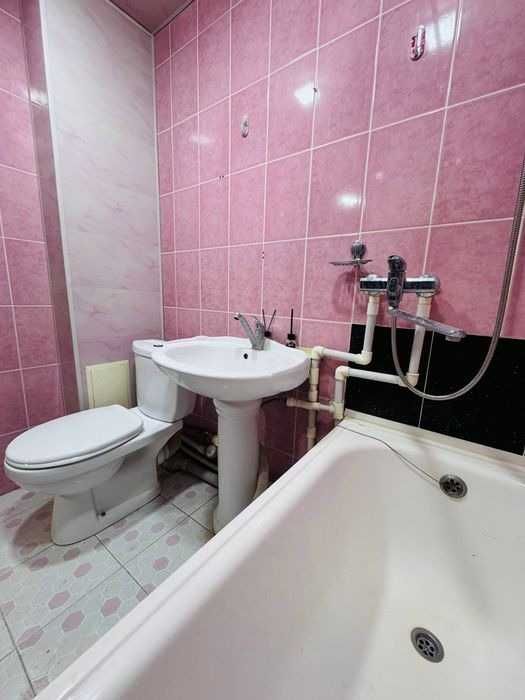 Продаётся 2х комн квартира на 3 этаже Ор-р Центральная аптека