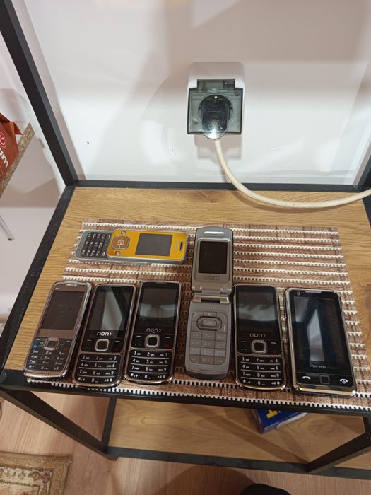 Стари телефони не са ползвани!