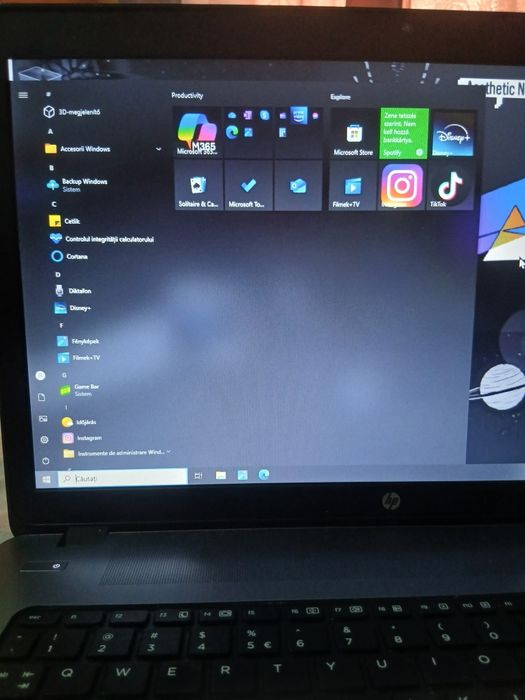 Laptop Windows HD color
