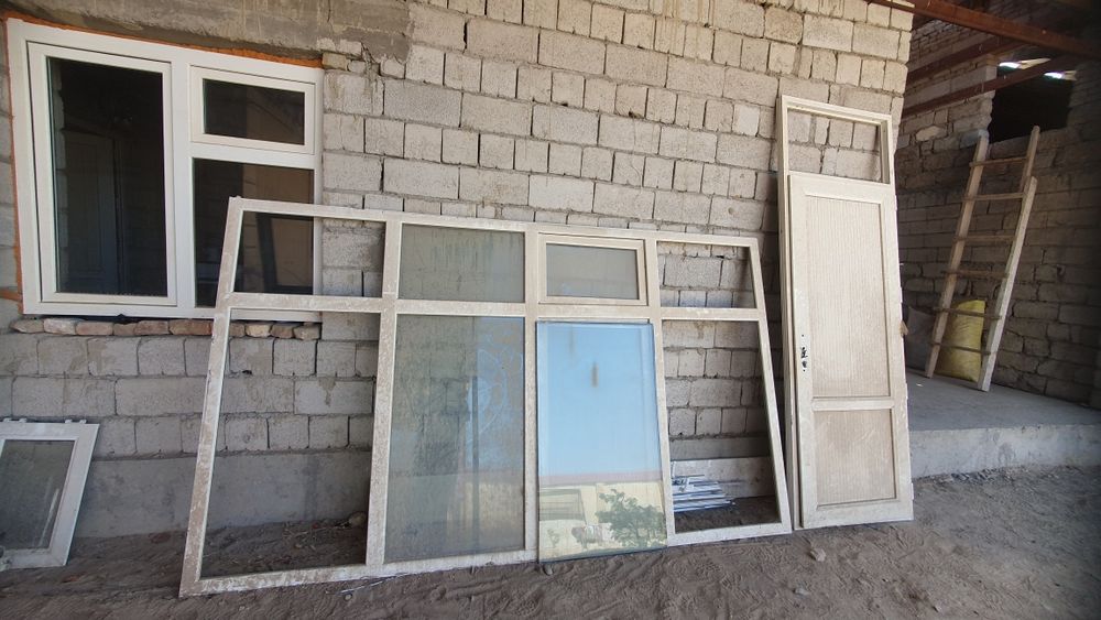 Yog‘och eshik plastik eshik deraza darvoza unitaz sotiladi kotejniki