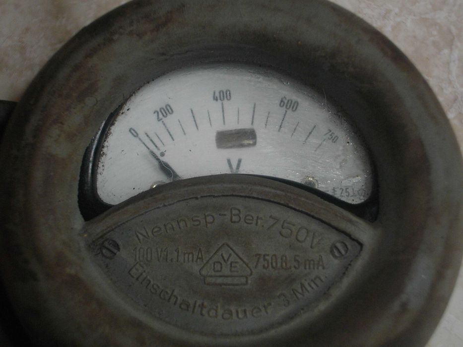 Старо Качество Волтметър 500V/750V Немски RT/ Wobla/ VEB с Глим Лампа
