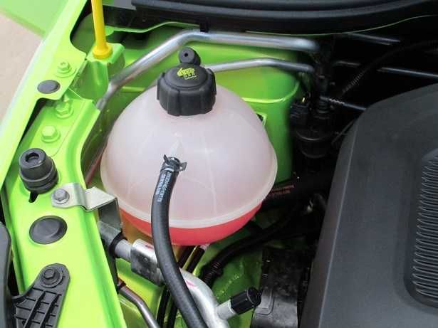 бачок расширительный Lada Renault