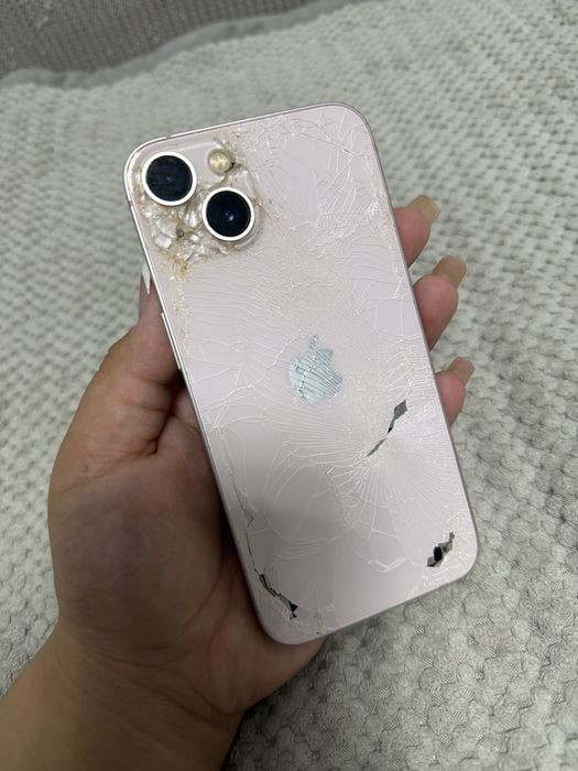 Продам iPhone 13