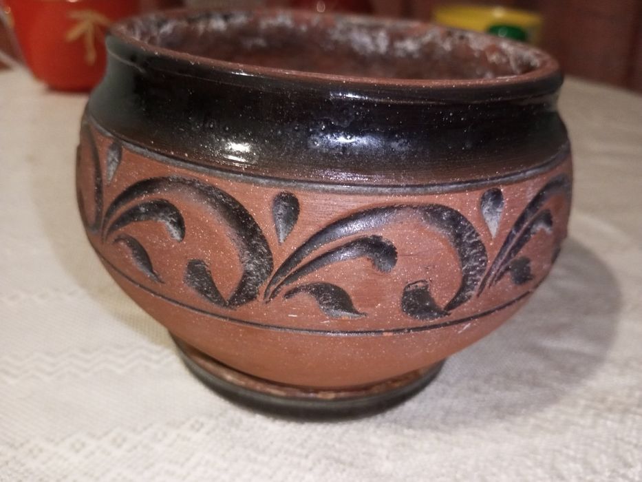 Продам горшок цветочный