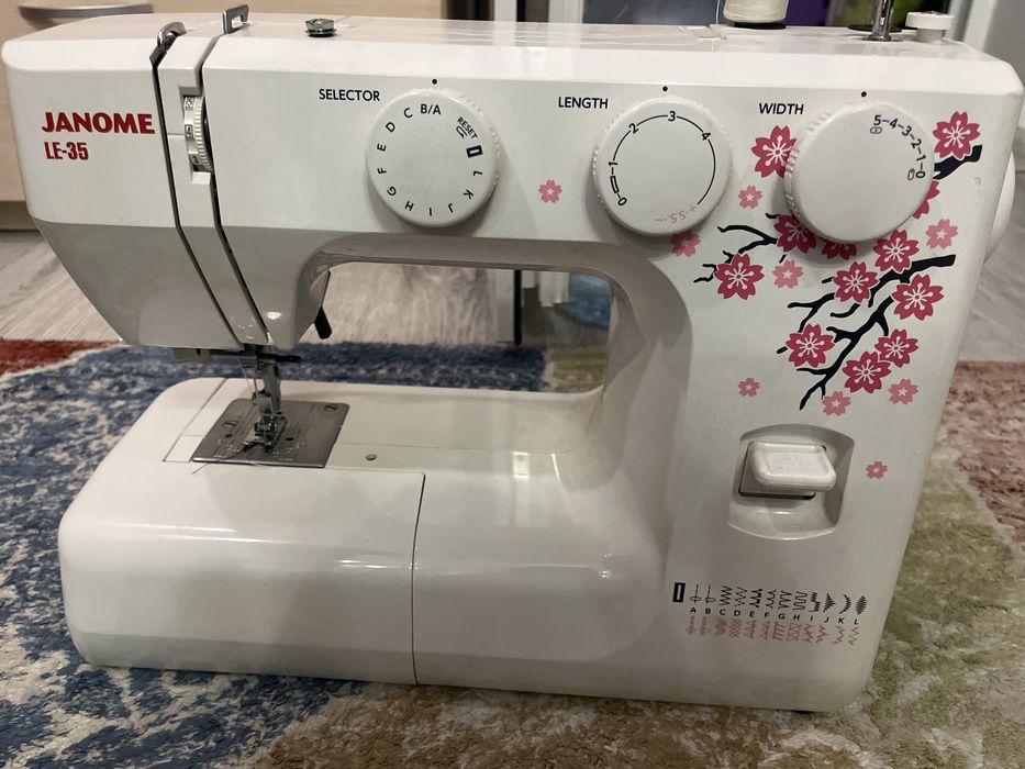 Швейная машина Janome LE-35 (Sakura) — в отличном состоянии